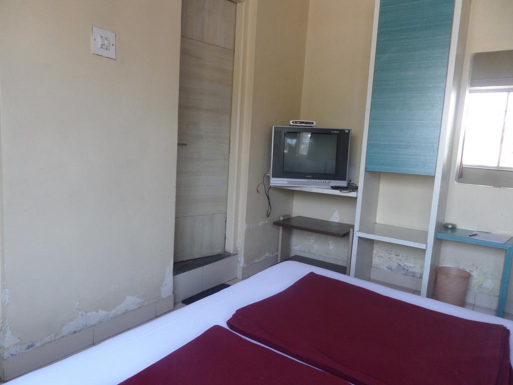 Hotel Sai Ratna Nashik Dış mekan fotoğraf