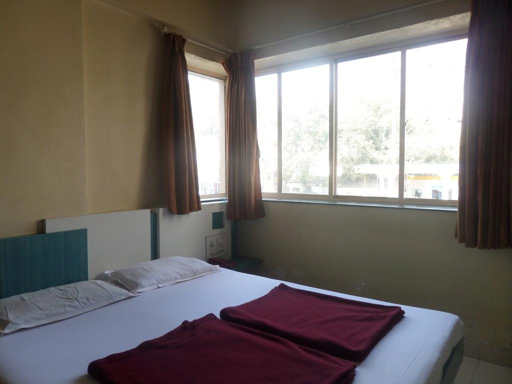 Hotel Sai Ratna Nashik Dış mekan fotoğraf